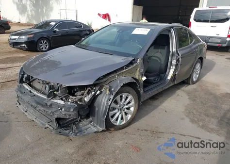 2019 Toyota Camry Le z USA, uszkodzony, nr VIN 4T1B11HKXKU244585